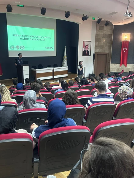 Öğrenciler Medya Okuryazarlığı Dersinde Siber Tehditlere Karşı Bilinçlendi